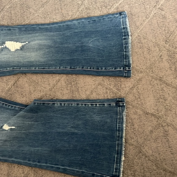 Petra153 Flares Super Stretchy - Picture 2 of 5